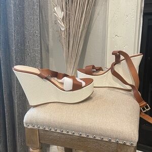 Elegant Tan Wedge Sandals